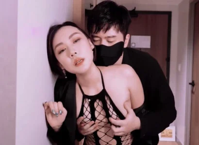 Người vợ bán thân cho sếp để giải quyết nợ cho chồng